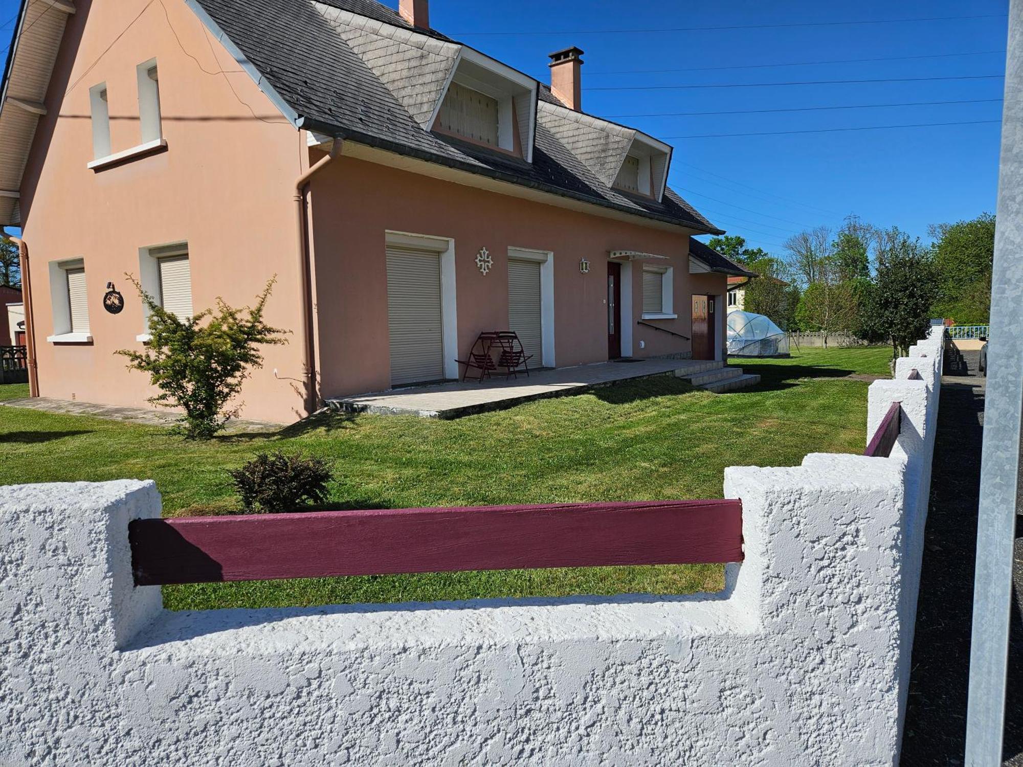 Gite La Maison Rose Lannemezan Eksteriør bilde